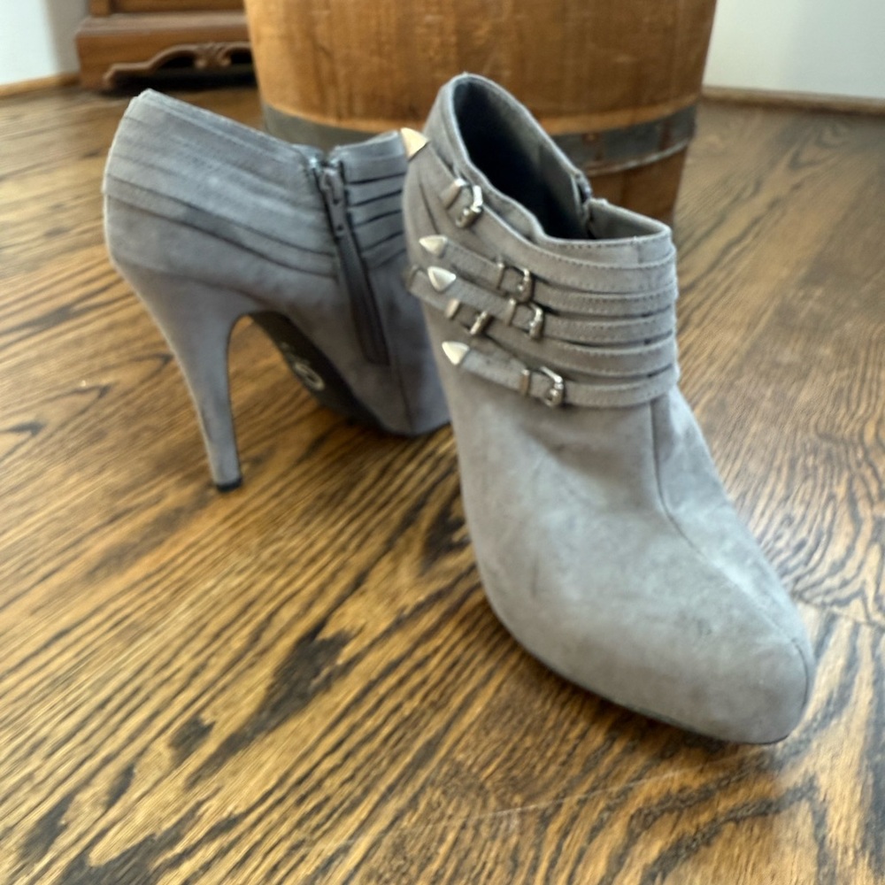 Chic Gray Heeled Boots with Strap Accents